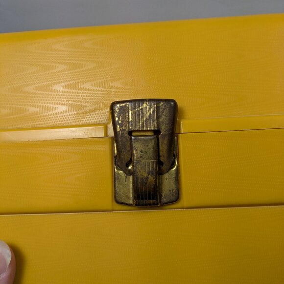 Vintage Wilson Wil-Hold Sewing Box Chest Card File Recipe Yellow Hard Plastic - Picture 16 of 16
